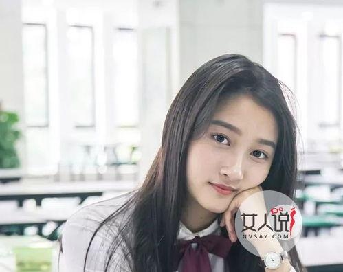 关晓彤娱乐吃瓜图片,镜头下的真实生活